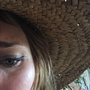 Meet your Posher, Ella